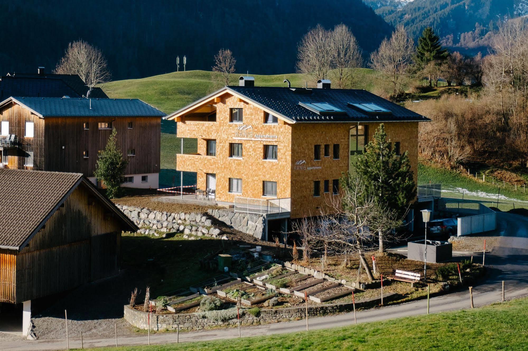 Kanis Appartements Schoppernau Extérieur photo
